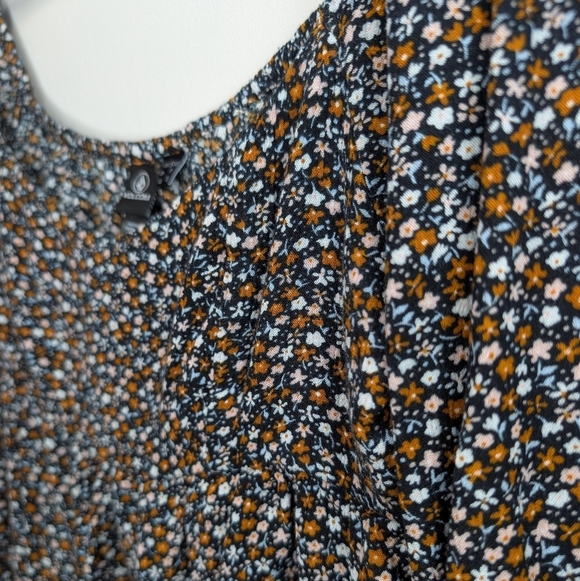 Volcom Women's Small 4/6 Black Floral Peasant Long Sleeve Flowy Top Cottagecore - Picture 5 of 8